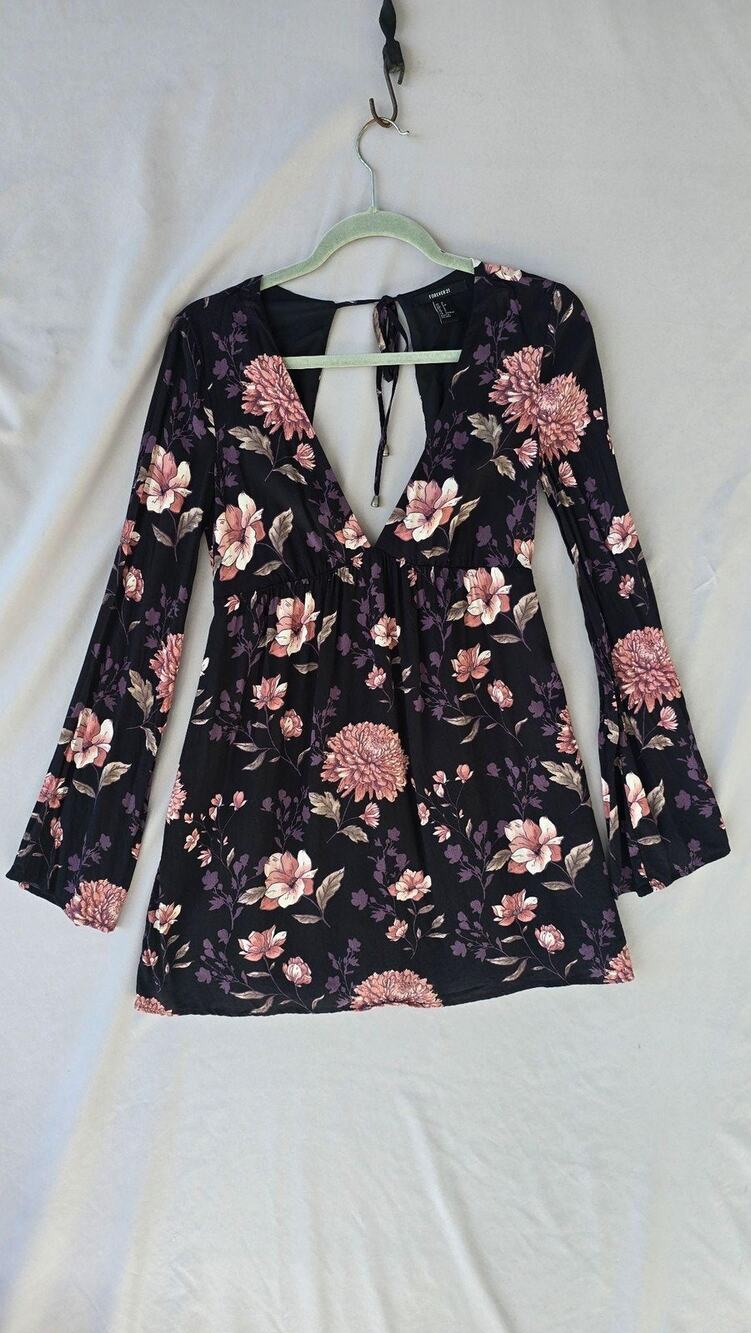 Y2K Forever 21 Dress Juniors Small Black Floral Bell Sleeve Fit & Flare Mini